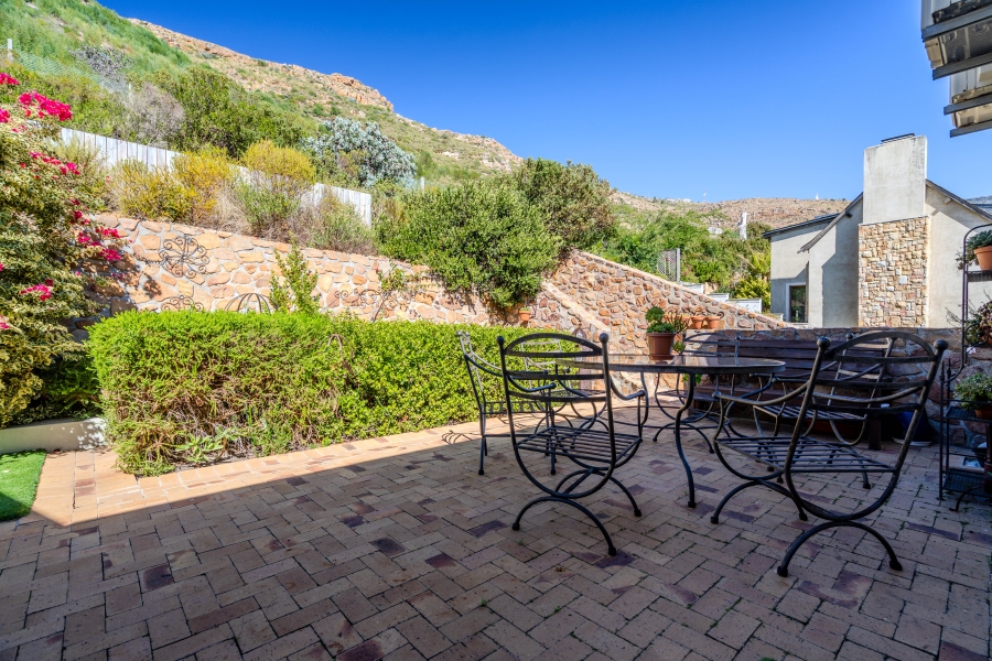 4 Bedroom Property for Sale in Simons Kloof Western Cape